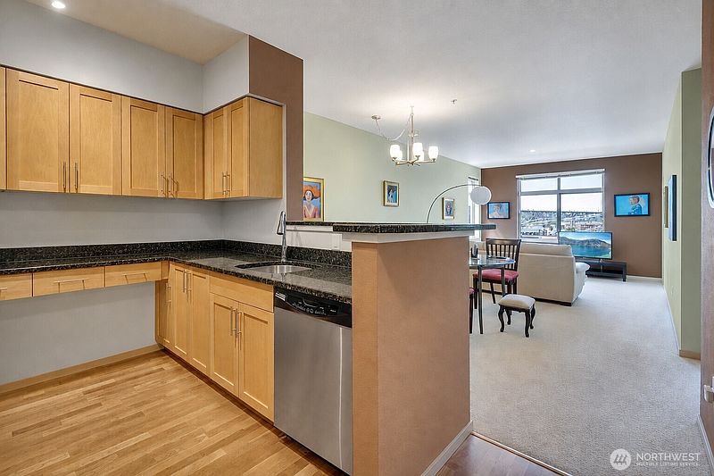 5th image of 3333 Wallingford Avenue N #410