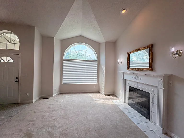 428 N 1200 E — Photo 9