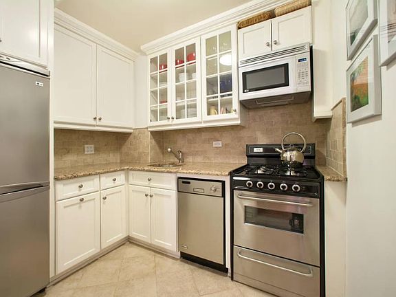 4th image of 55 E 87th St APT 3M