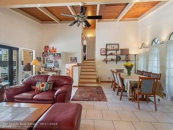 4th image of 2518 Sugarloaf Ln