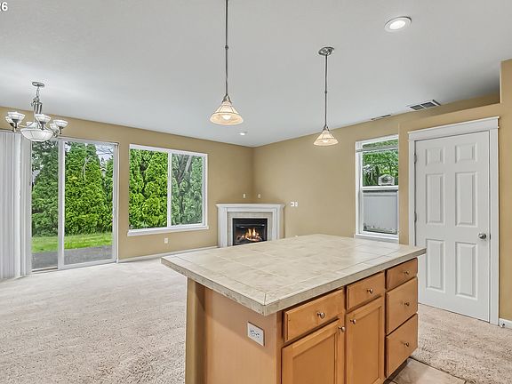 4th image of 21823 NE Larkspur Ln