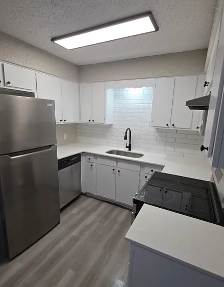 101 Melody Ln — Photo 3