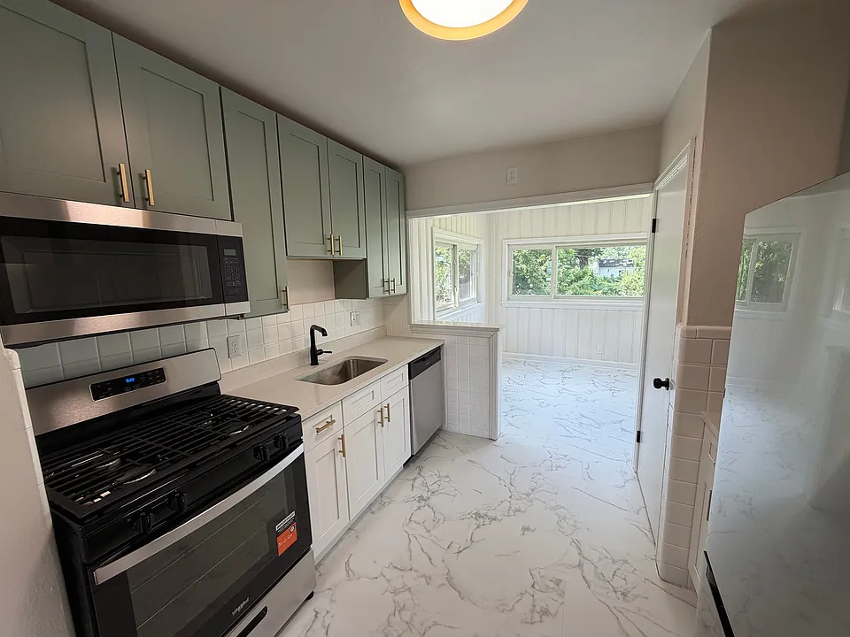 8305 Morganford Rd