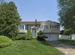 7 Snowden Rd, East Brunswick, NJ 08816