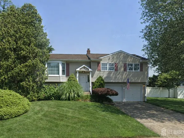 7 Snowden Rd, East Brunswick, NJ 08816
