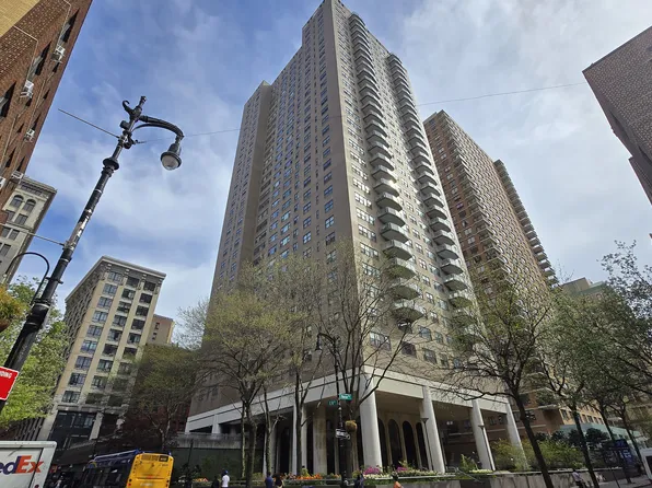 60 East 8th Street 6K image 1 of 5