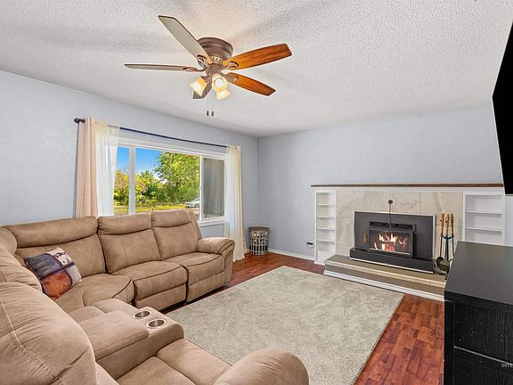 3rd image of 1428 Bryden Ave