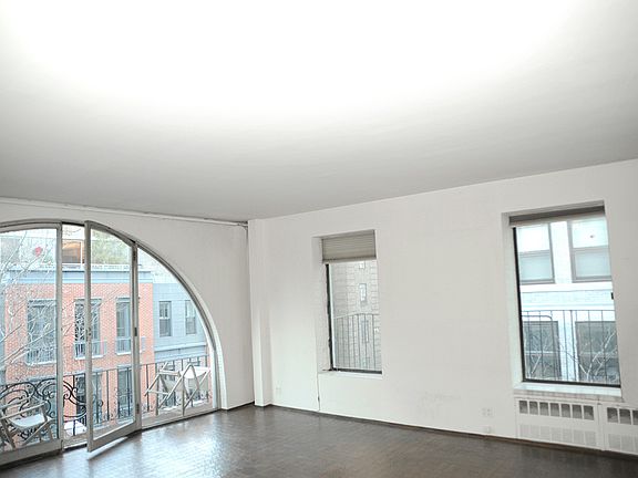 5th image of 14 Christopher St #5FT