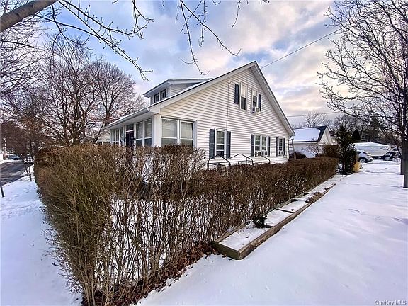 3rd image of 14 Hillcrest Pl