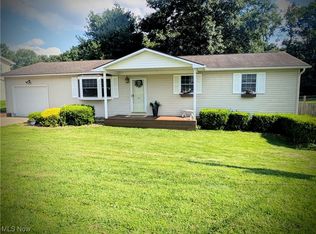 48 Suzanne St, Little Hocking, OH 45742