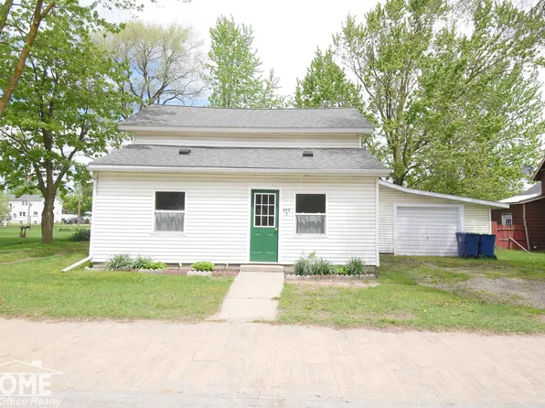 427 E Saginaw St, Breckenridge, MI 48615