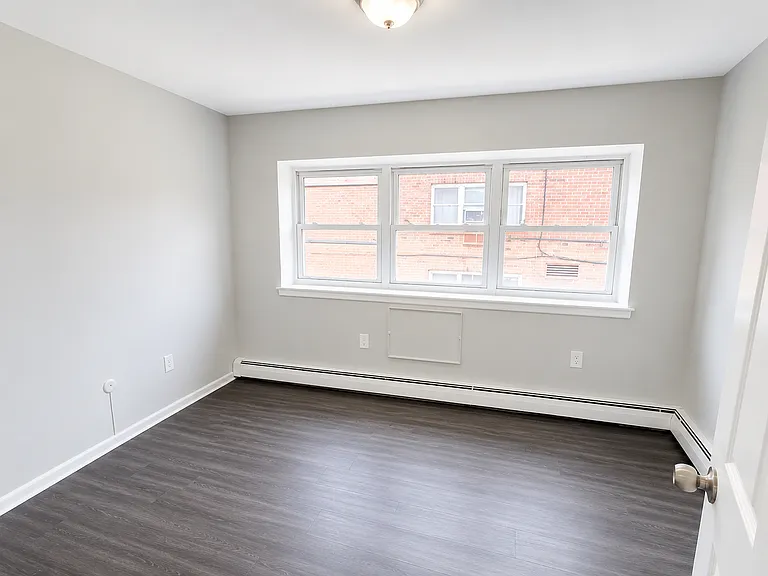 76-77 Grafton Ave #C23A — Photo 3