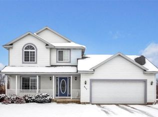 311 Summer Cir SE, Grand Rapids, MI 49548