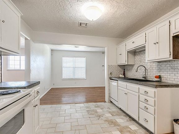 4th image of 4316 SE 37th St