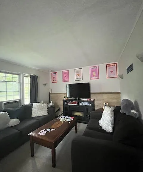 188 Edgemont Rd — Photo 3