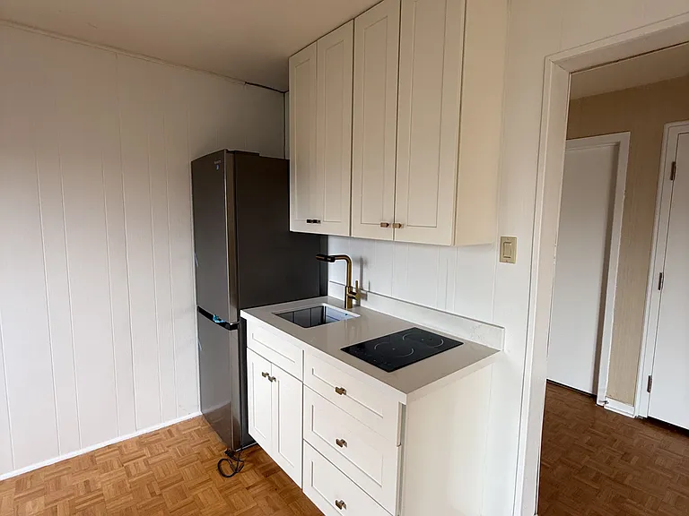 214 Fairglen Ave #REAR — Photo 10