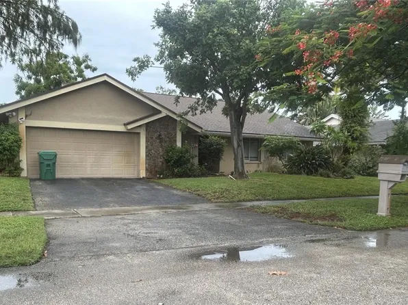7331 NW 49th St, Lauderhill, FL 33319