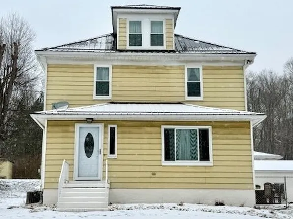 457 Washington Pike, Wellsburg, WV 26070