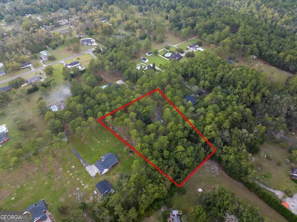 2784 Autumn Ridge Ln, Waycross, GA 31501
