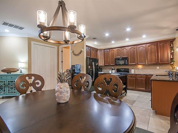 5th image of 13954 Clubhouse Dr