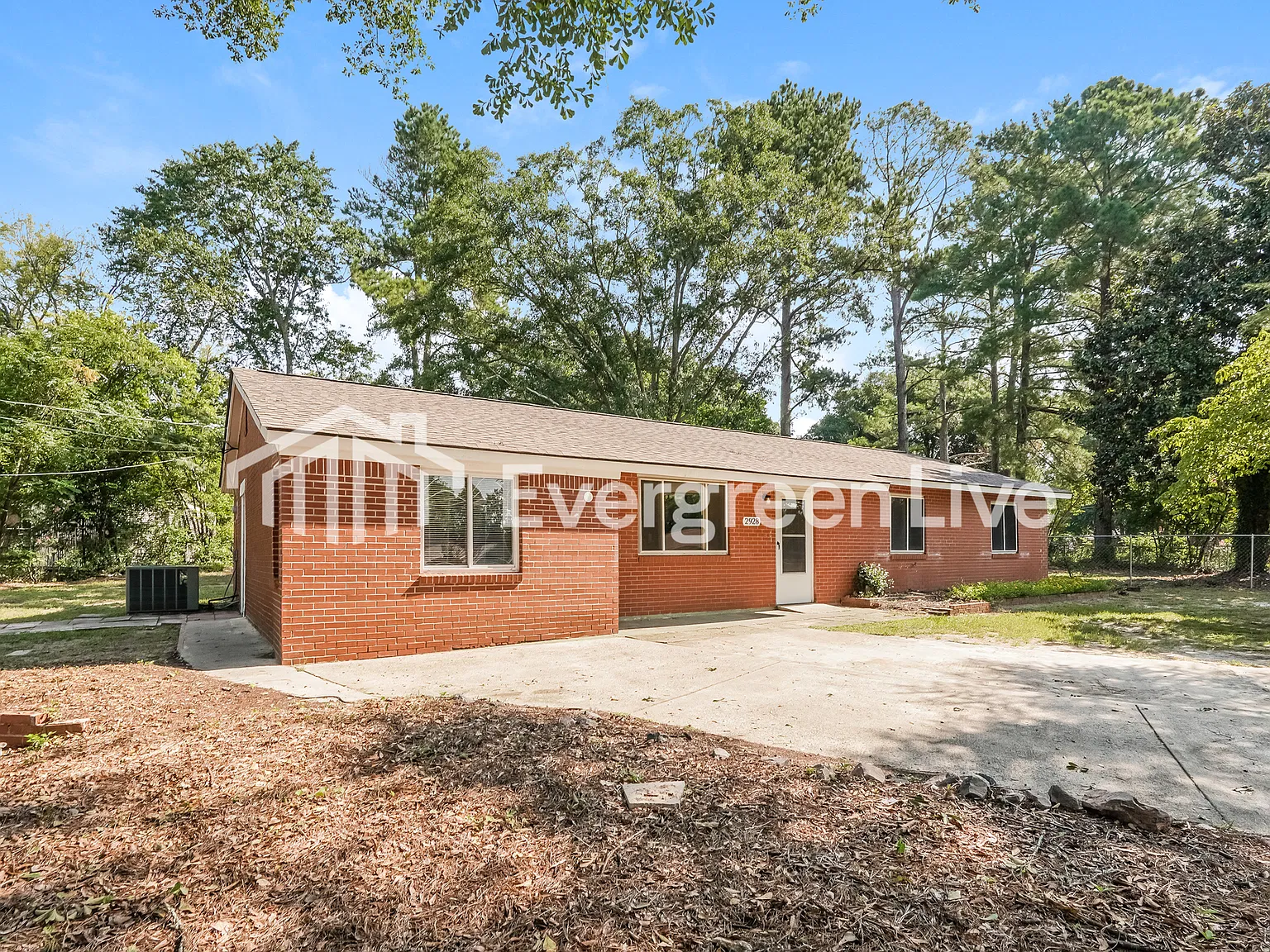 3 bed, 2.0 bath, 1482 sqft, $1,345 — Photo 2
