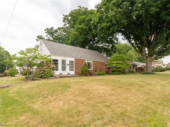 839 37th St NW, Canton, OH 44709