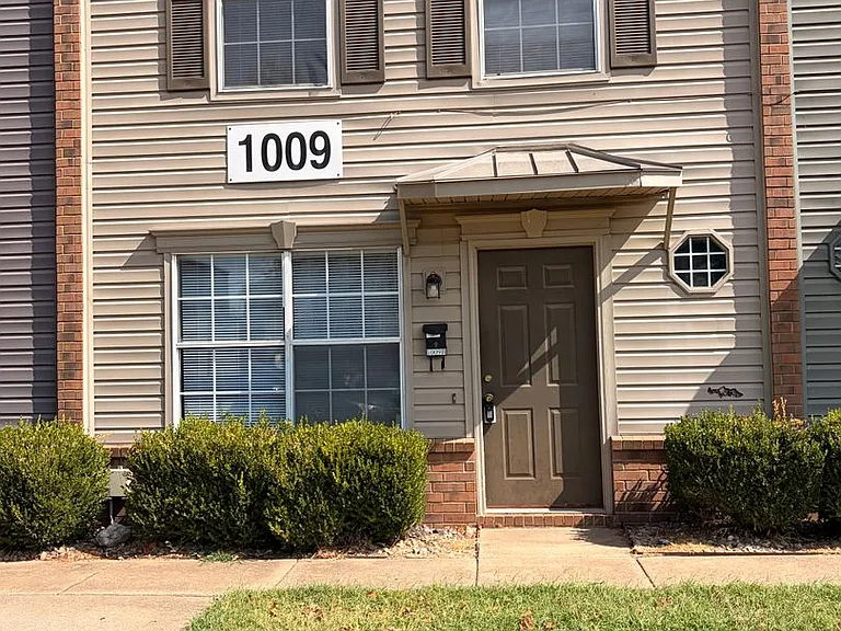 1009 SE 5th St #A-B — Photo 1