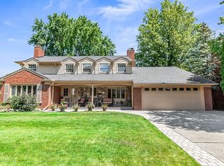 84 Hawthorne Rd, Grosse Pointe Shores, MI 48236