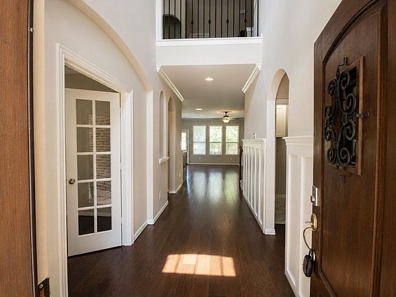 4th image of 286 Capriccio Ln
