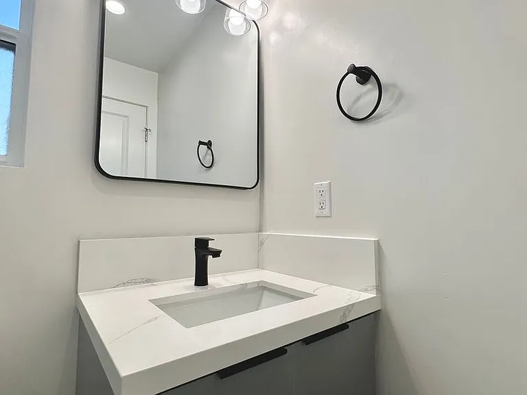 11512 Oxford Ave — Photo 30
