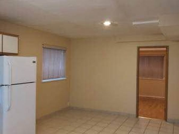 3 bedroom rental in Surrey — photo 7