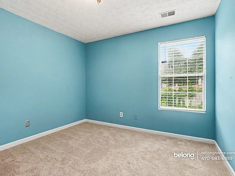 5599 Windfall Ln — Photo 4