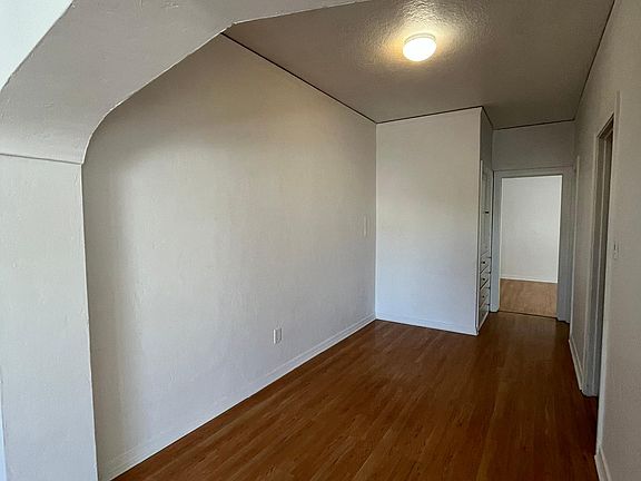 2nd image of 19 Granada Ave APT 9