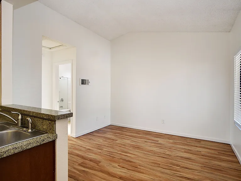 4328-4332 McClintock St #5 — Photo 7