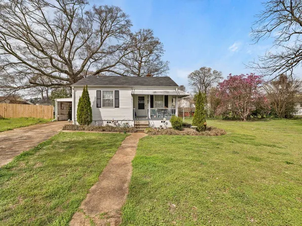 1208 Cedar Cir, Sheffield, AL 35660