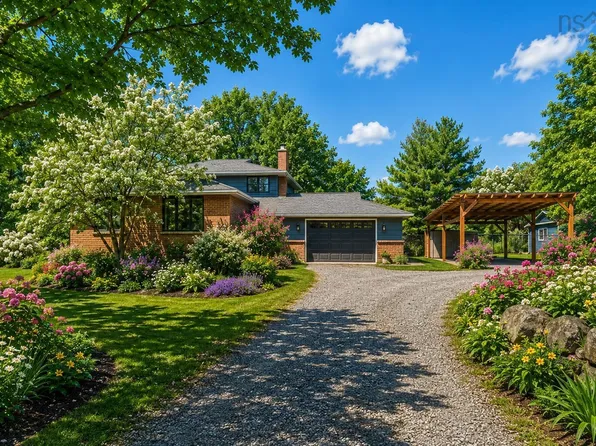 330 Gabriel Rd, West Hants, NS B0P 1L0