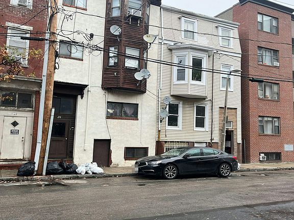5th image of 28 Decatur St
