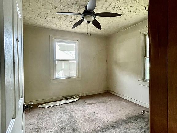 3rd image of 116 N Clay St