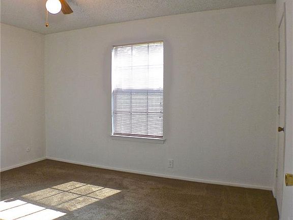 4th image of 3708 Biscay Dr