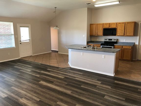 5th image of 3501 Truman St