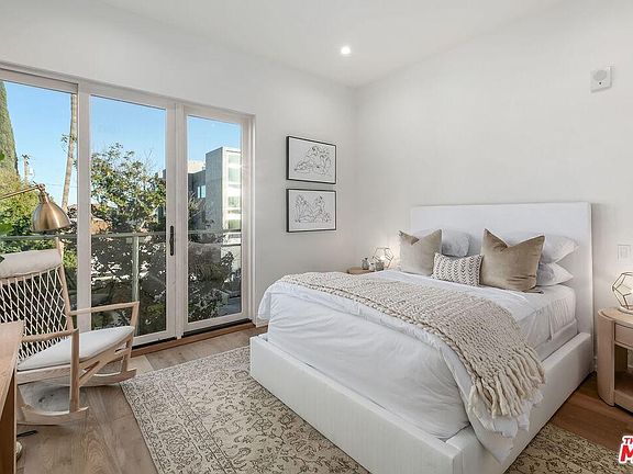 5th image of 1043 N Spaulding Ave #205