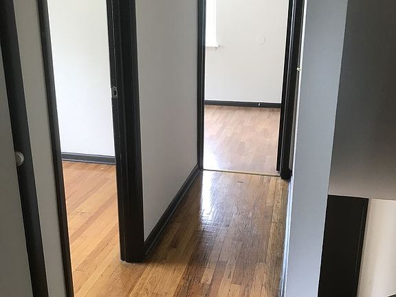 2nd image of 2027 Grasmere Ave