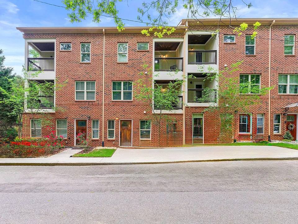 1282 Dahlgren Ln SE