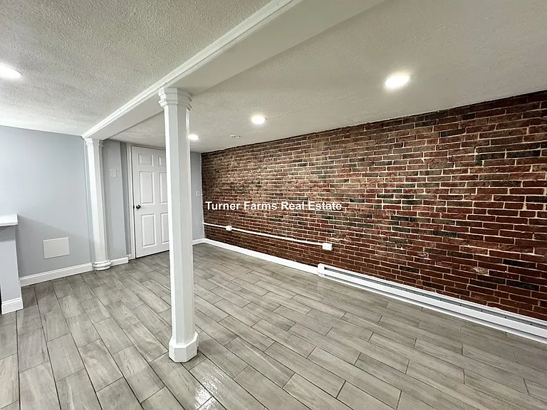 31 Chelsea St #B — Photo 11