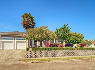 4301 Cliff Side Dr NE, Tacoma, WA 98422