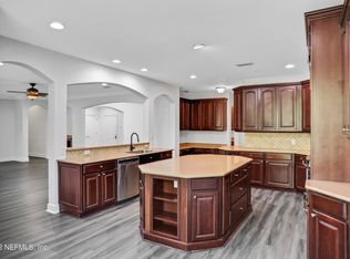 4480 Deerwood Lake Pkwy UNIT 353, Jacksonville, FL 32216