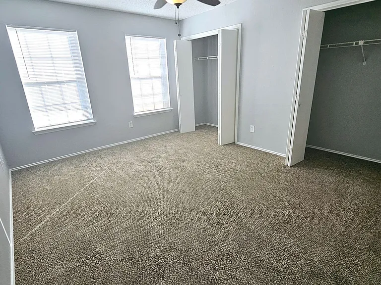 $500.00 of Move In SPECIAL - Updated Townhouse Available Now — Photo 12