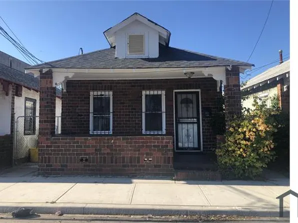 167 Beach 25th St #A, Far Rockaway, NY 11691