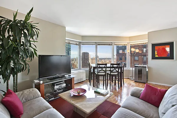 Rented by Vivaldi Real Estate | media 6