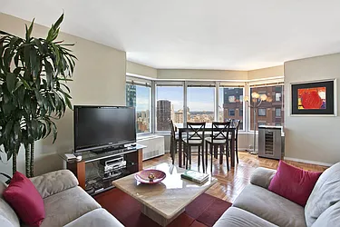 Rented by Vivaldi Real Estate